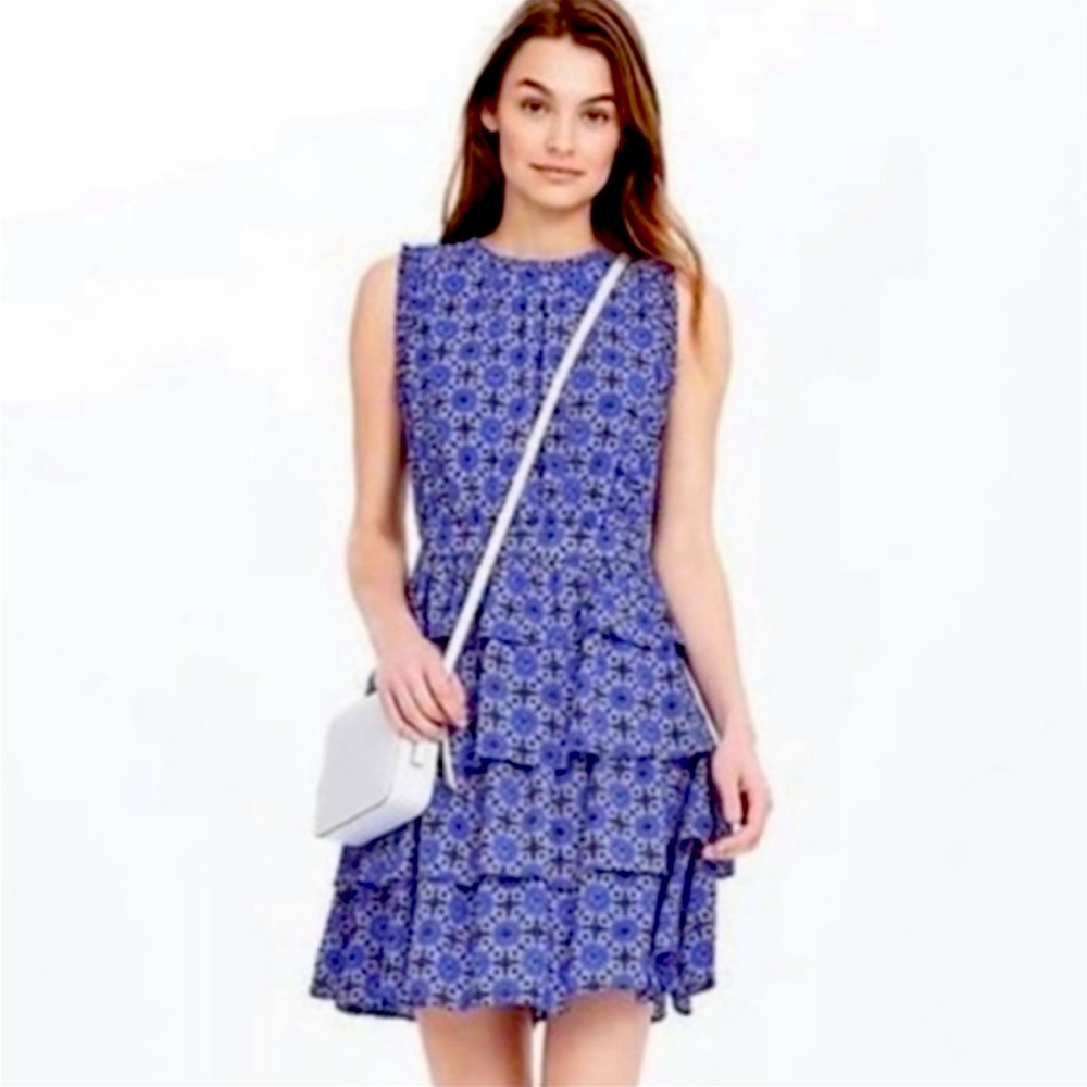 Banana Republic  Taylor Tile Tiered dress size 8